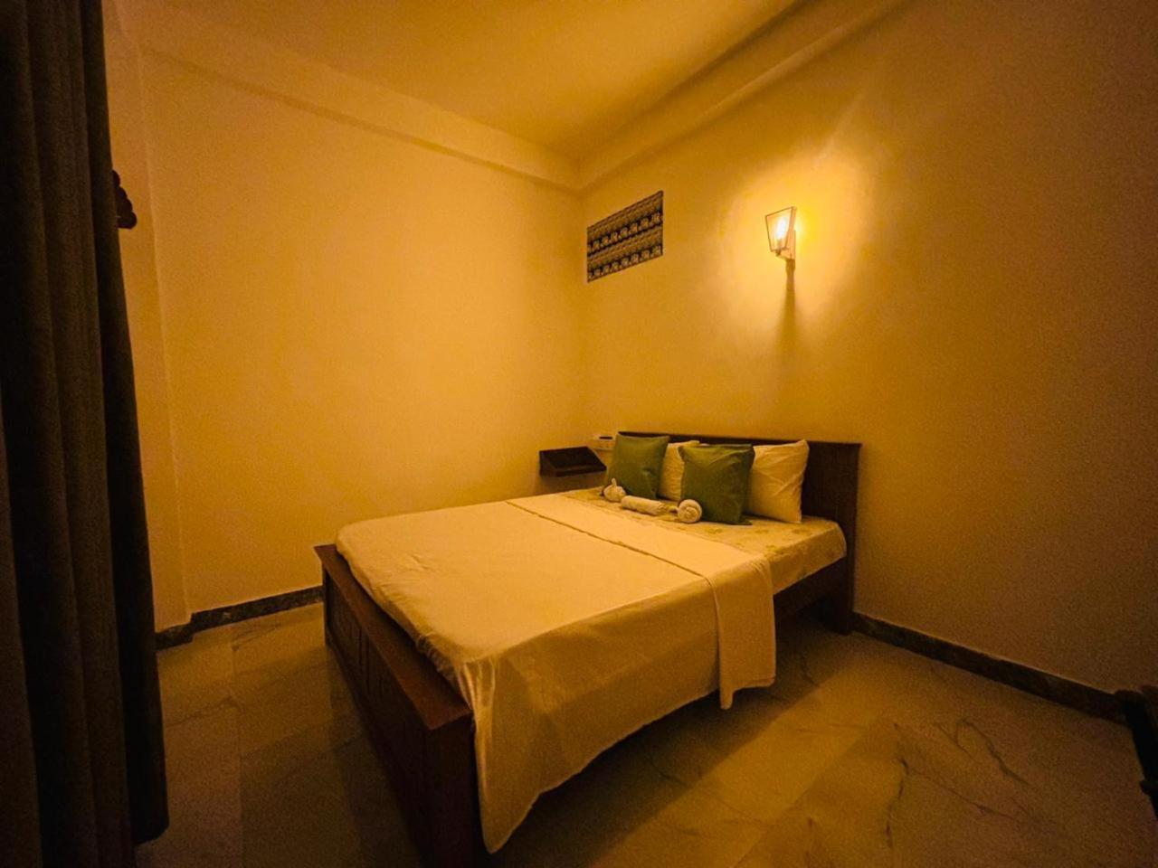 Jaya Villa - Near Airport Негомбо Экстерьер фото