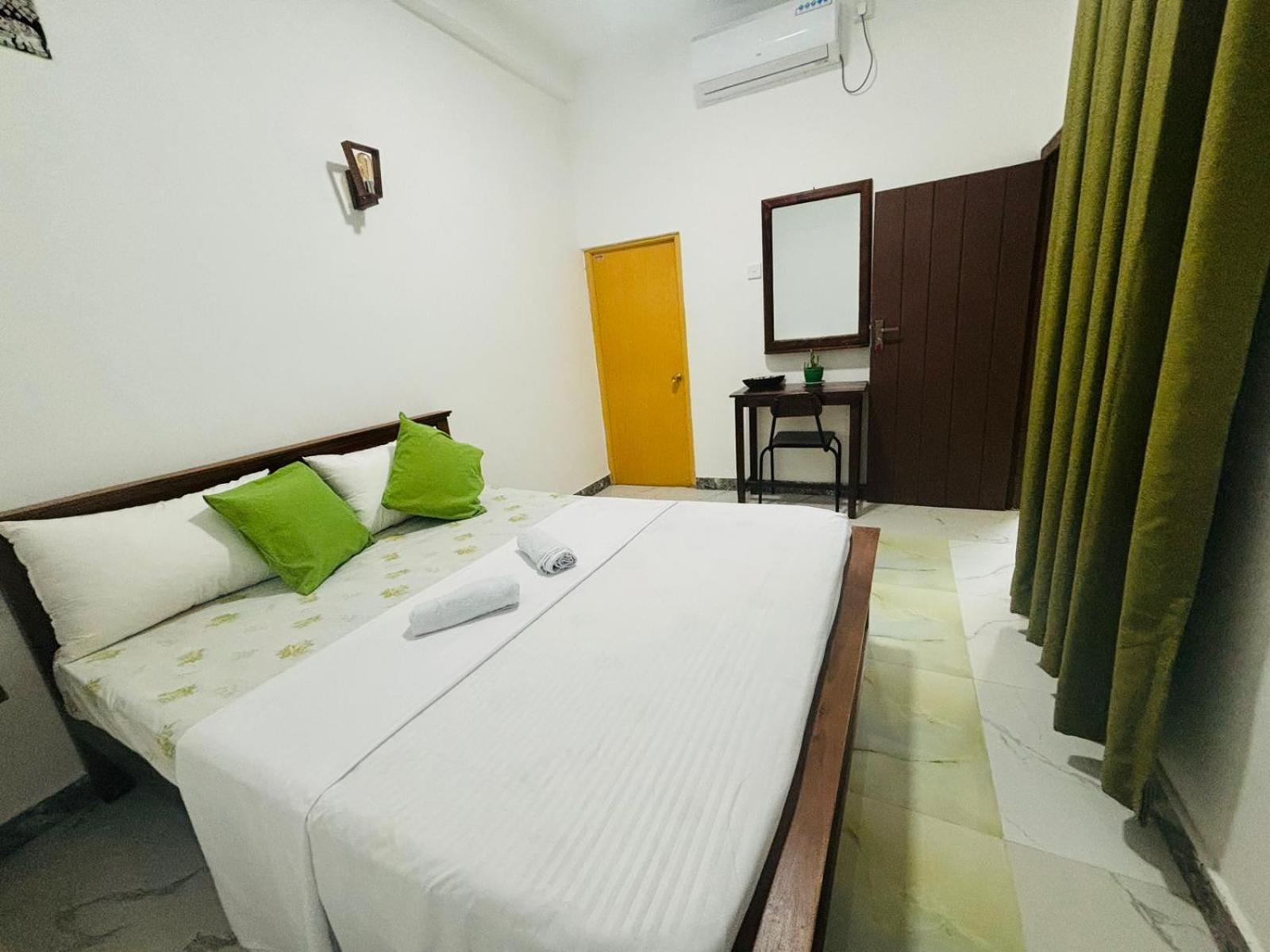 Jaya Villa - Near Airport Негомбо Экстерьер фото